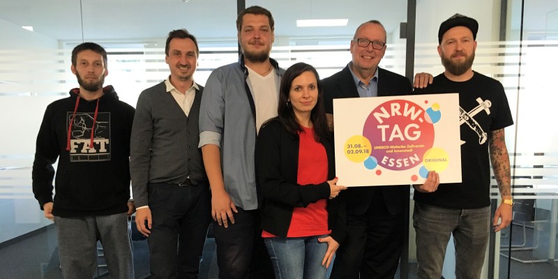 Die EMG-Geschäftsführer Dieter Groppe (2.v.r.) und Richard Röhrhoff (2.v.l.) mit den Gewinnern des OPEN STAGE-Votings.