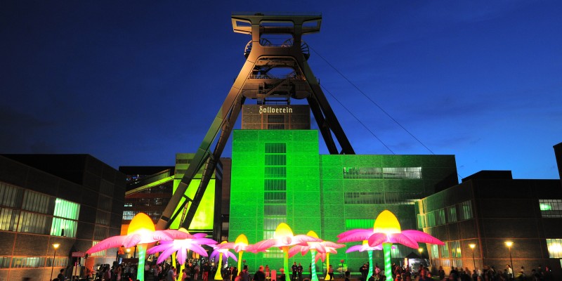 Foto: Illuminierter Doppelbock auf Zollverein