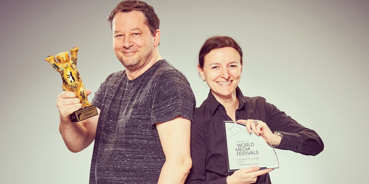 Marcus Kalthoff und Nicola Schwedt freuen sich. Ihr “visit Essen”-Film wurde erneut mit einem internationalen Filmpreis ausgezeichnet.