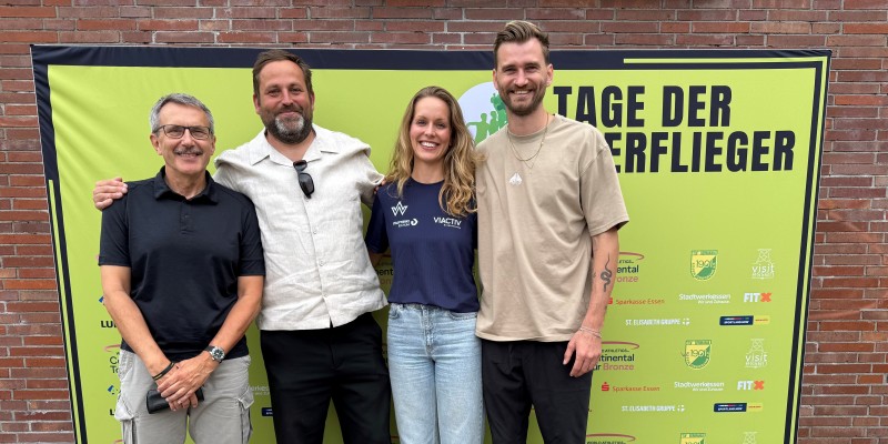 Wiedersehen unter Kollegen: Der frühere Leichtathletik Bundestrainer Hans-Jörg Thomaskamp, Meeting-Direktor Tim Husel, Hochspringerin Christina Honsel und Hochspringer Mateusz Przybylko.