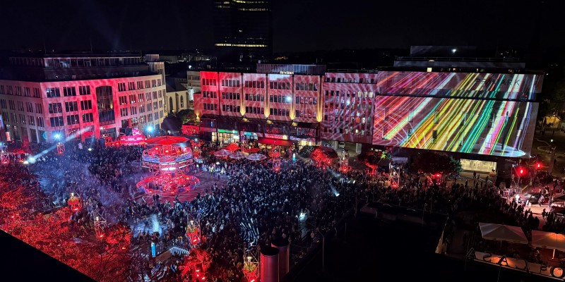 Zur Eröffnung des Essen Light Festivals wurde auf dem Kennedyplatz die größte Licht- und Soundshow geboten, die es in den letzten zehn Jahren des Festivals zu sehen gab.