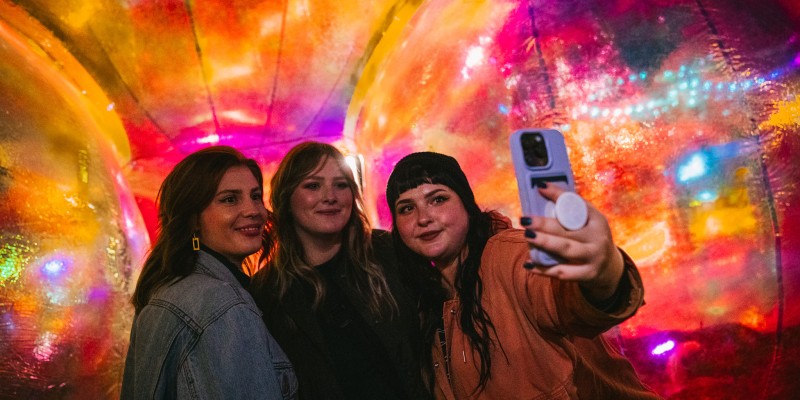 Erwies sich als beliebter Selfie-Point: die Installation "Evanescent" auf dem Burgplatz