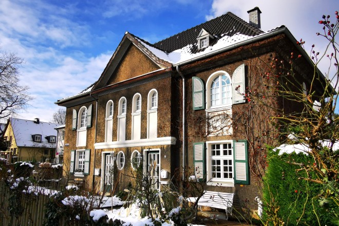 Im XMAS-Express geht es für die Mitreisenden über die winterliche Margarethenhöhe. Foto: Diana Blinkert / EMG 