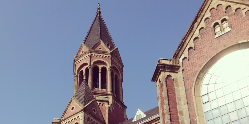 Außenansicht der Kreuzeskirche