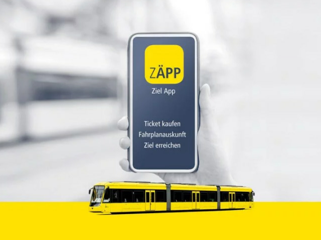 Foto: App ZÄPP auf einem Mobiltelefon zeigt an: Ziel App, Ticket kaufen, Fahrplanauskunft, Ziel erreichen