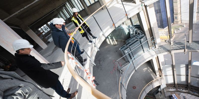 Oberbürgermeister besichtigt Baustelle der neuen Zentralbibliothek Essen