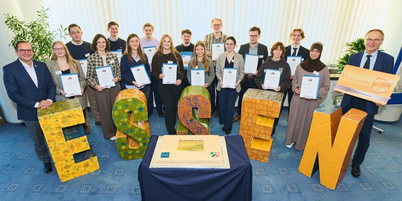 Gruppenfoto bei der Verleihung der Stipendien 
