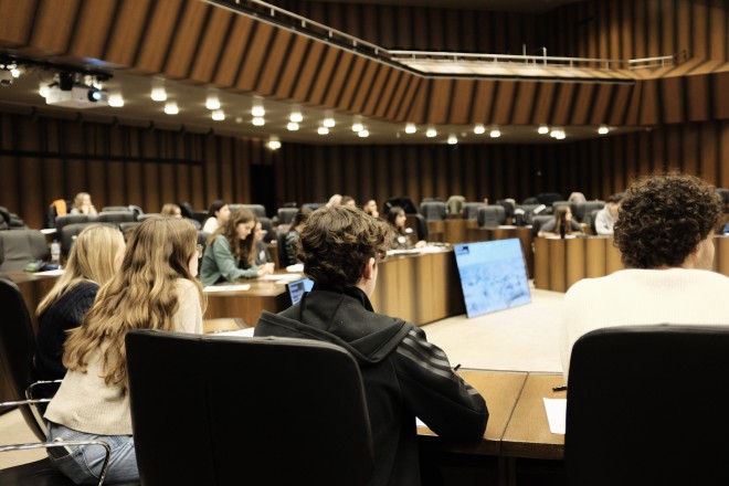 Eine Schulklasse beim Planspiel "SOS Europa"