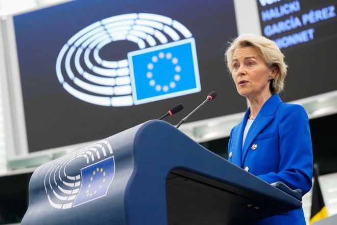 EU-Kommissionspräsidentin Ursula von der Leyen spricht vor dem EU-Parlament