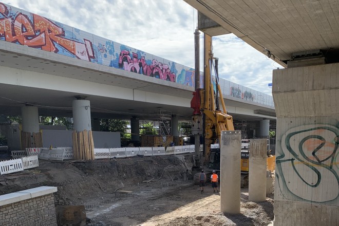 Foto: Blick auf die Baustelle Offenlegung Deilbach in Kupferdreh