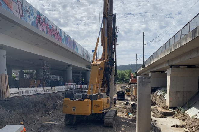 Foto: Blick auf die Baustelle Offenlegung Deilbach in Kupferdreh