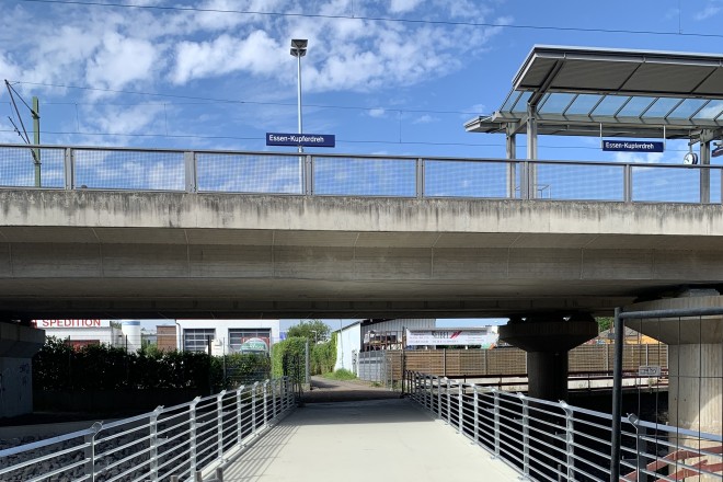 Foto: Blick auf die Baustelle Offenlegung Deilbach in Kupferdreh