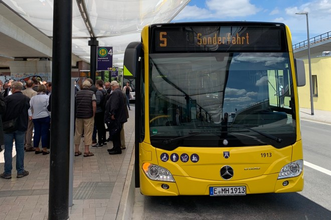 Foto: Sonderfahrt der Ruhrbahn GmbH zur Eröffnungs des Busbahnhofs Kupferdreh