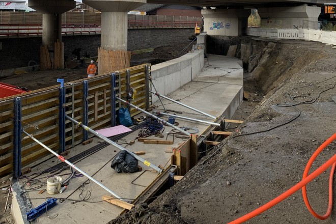 Foto: Blick auf die Baustelle zur Offenlegung des Deilbachs