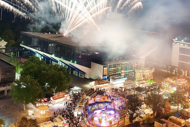 Großes Feuerwerk beim 40. Sommerfest an der Grugahalle. Foto: Rainer Schimm