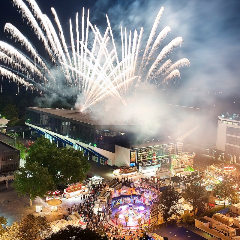 Großes Feuerwerk beim 40. Sommerfest an der Grugahalle. Foto: Rainer Schimm