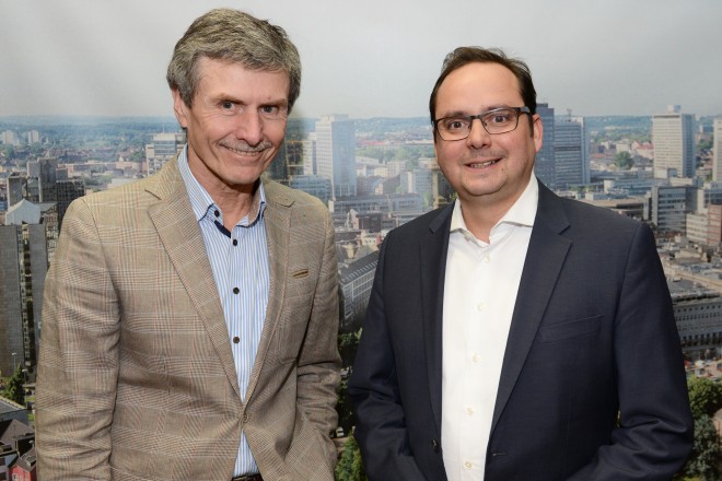 Foto: Oberbürgermeister Thomas Kufen (rechts) hat sich heute mit Professor Ferdinand Dudenhöffer getroffen