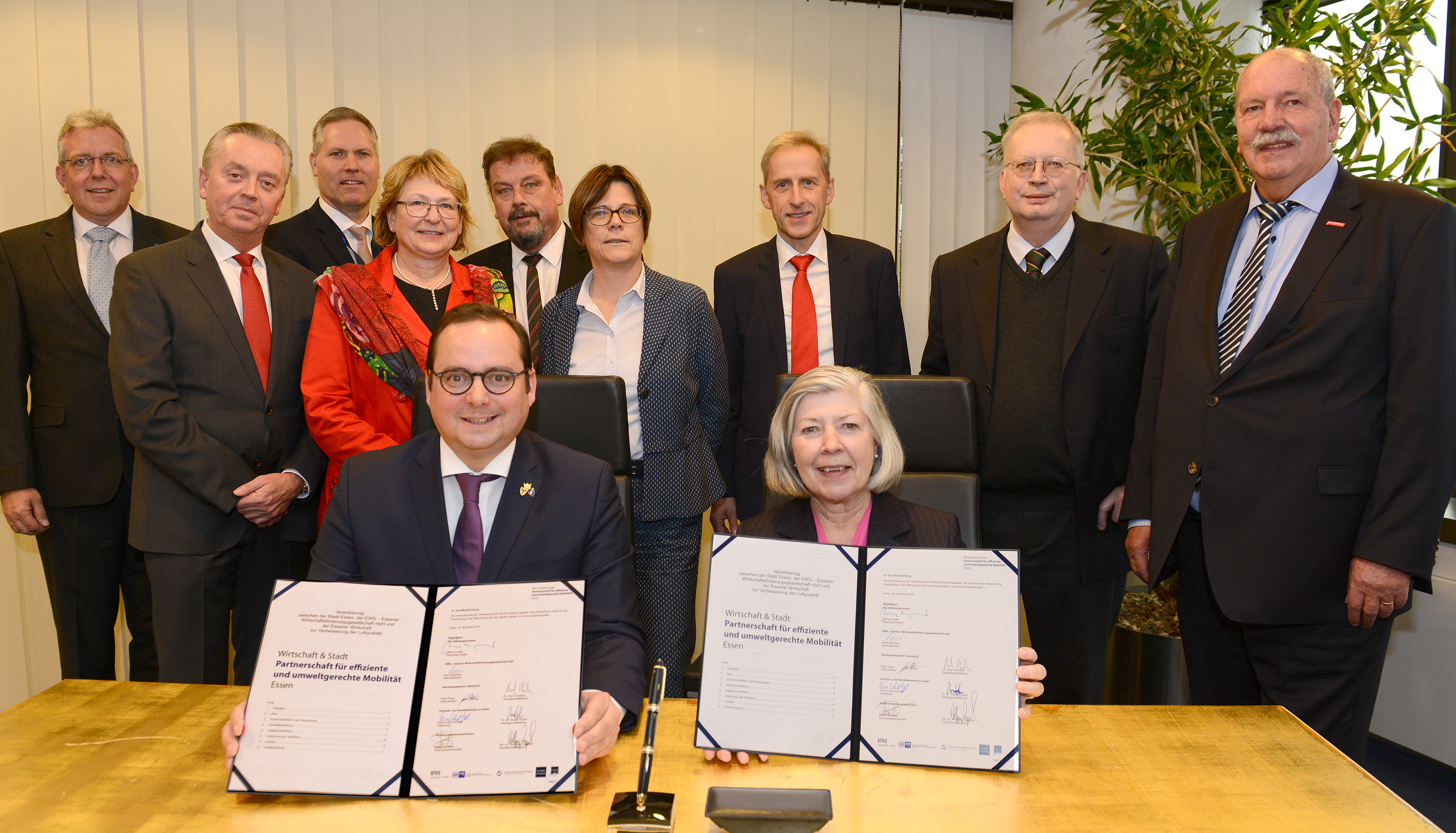 Wirtschaft und Stadt setzen sich nun als Partner für effiziente und umweltgerechte Mobilität ein 