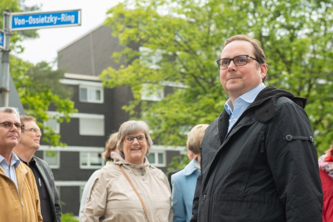 Foto: Oberbürgermeister Thomas Kufen besichtigt den Stadtteil.