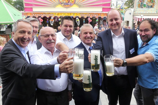 Bürgermeister Rudolf Jelinek eröffnet das Sommerfest an der Grugahalle