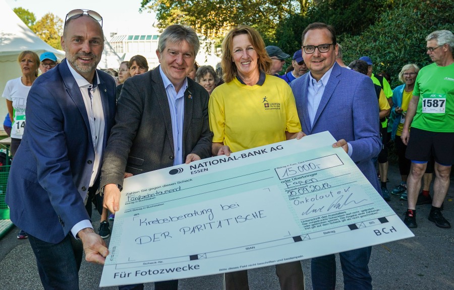 Oberbrgermeister Thomas Kufen beim 17. Onkolauf im Grugapark Essen -  essen.de