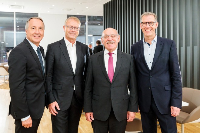  Feierlicher Stadtempfang durch Rudolf Jelinek, Bürgermeister der Stadt Essen, anlässlich der CARAT 2019 im Business Club der Messe Essen. v.l.n.r.: Oliver P. Kuhrt; Geschäftsführer der Messe Essen; Thomas Vollmar, Sprecher der Geschäftsführung CARAT; Rudolf Jelinek, Bürgermeister der Stadt Essen, und Jörg Röttgen, Beiratsvorsitzender CARAT. 