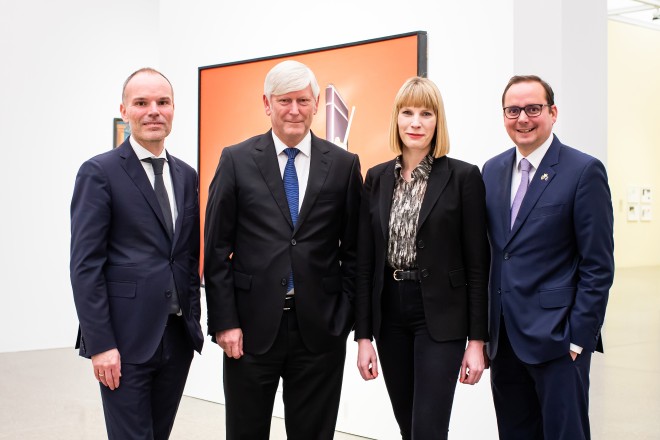 Oberbürgermeister Thomas Kufen bei der Eröffnung der Ausstellung "Der montierte Mensch".