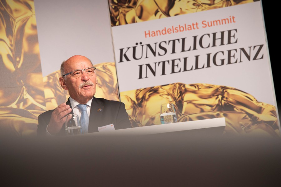 Brgermeister Jelinek besuchte Handelsblatt KI Summit auf Zollverein -  essen.de