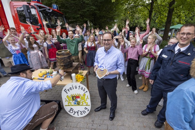 Oberbürgermeister Thomas Kufen bei der Eröffnung des Byfanger Okotoberfests. 