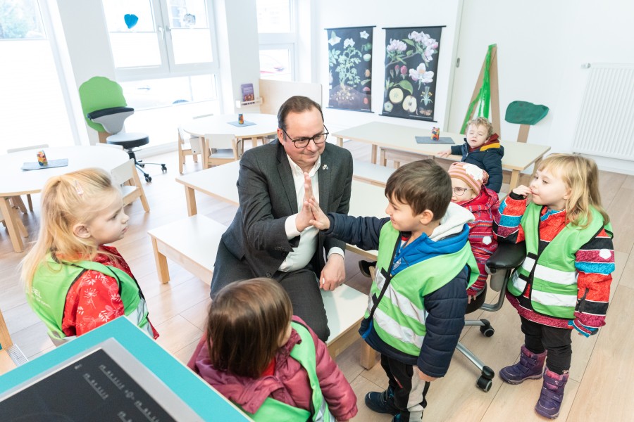  18. SauberZauber: Oberbürgermeister besucht FRÖBEL-Kindergarten - essen.de 