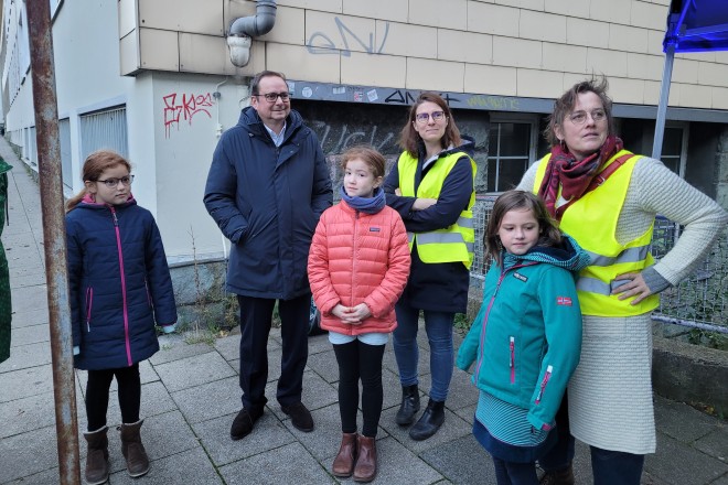 Oberbürgermeister besucht das Projekt "Schulstraße" an der Bardelebenschule und der B.M.V.-Schule in Holsterhausen.