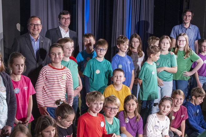 Oberbürgermeister Thomas Kufen beim Schulchorwettbewerb im Gymnasium Essen-Werden.
