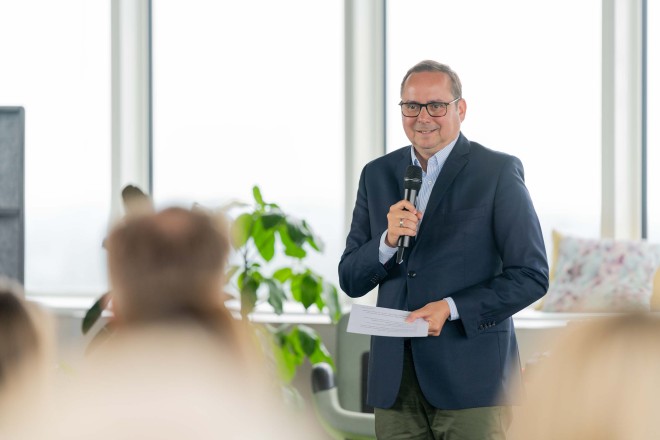 Foto: Oberbürgermeister Thomas Kufen eröffnet die Veranstaltung "Innovation meets Real Estate". 