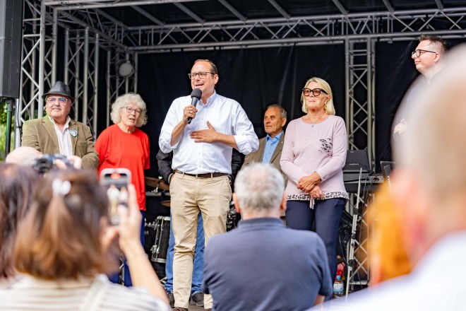 Oberbürgermeister Thomas Kufen begrüßt zum 40. Schlossparkfest Borbeck.