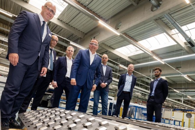 Foto: Oberbürgermeister Thomas Kufen beim zweiten Teil seiner Sommertour gemeinsam mit der EWG – Essener Wirtschaftsförderungsgesellschaft mbH (EWG). 