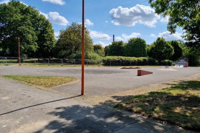 Die Skateanlage im Bürgerpark Kuhlhoffstraße in Altenessen-Nord steht nach der Sanierung wieder zur Nutzung bereit.