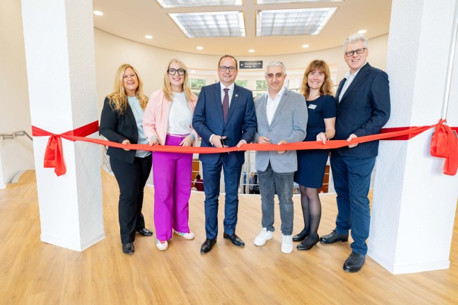 Foto: Oberbürgermeister Thomas Kufen eröffnet neues Verwaltungsgebäude an der Kruppstraße 16 im Südviertel. 