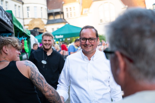 Foto: Oberbürgermeister Thomas Kufen beim Krayer Herbstfest.