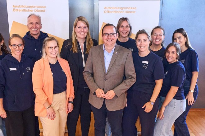 Oberbürgermeister Thomas Kufen bei der Ausbildungsmesse auf Zollverein.