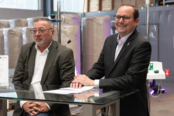 Oberbürgermeister Thomas Kufen beim 30-jährigen Jubiläum der FSP-Tech GmbH.