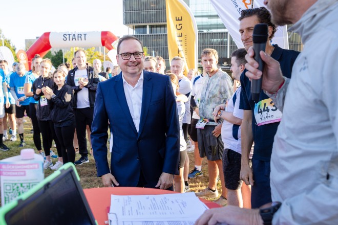 Oberbürgermeister Thomas Kufen beim 4. Förderturm Charity Firmenlauf.