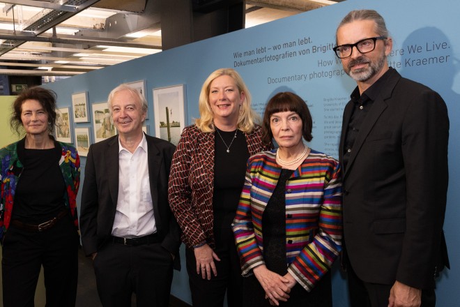 Foto: Bürgermeisterin Julia Jacob bei der Eröffnung der Fotoausstellung "Wie man lebt - wo man lebt." im Ruhr Museum.