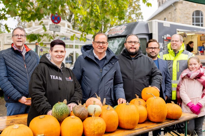 Foto: Oberbürgermeister Thomas Kufen besucht das 17. Kettwiger Kürbisfest.