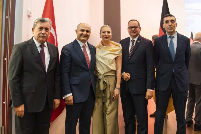 Oberbürgermeister Thomas Kufen gratuliert zum 102. Jahrestag der Republik Türkei.