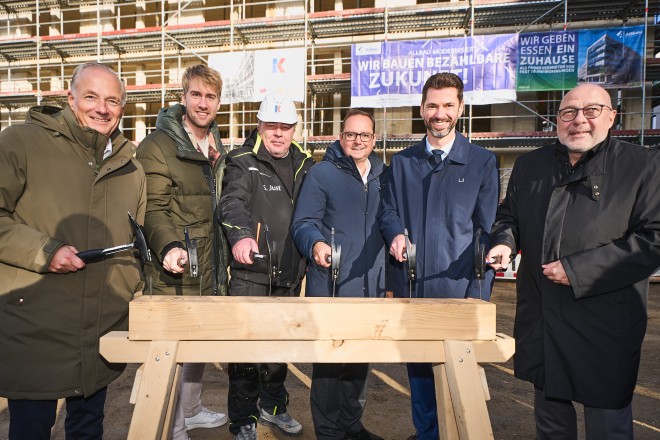Oberbürgermeister Thomas Kufen beim Richtfest für WEBER1.
