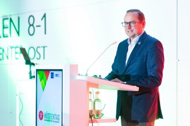 Oberbürgermeister Thomas Kufen begrüßt zum Hüttentag 2025.