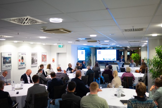  Simone Raskob, Geschäftsbereichsvorständin für Umwelt, Verkehr und Sport, begrüßt die Gäste des 18. Partnernetzwerktreffen der Grünen Hauptstadt Agentur. 