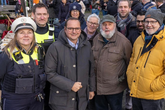 Oberbürgermeister Thomas Kufen beim Weihnachtszauber im Haus-Berge-Park.