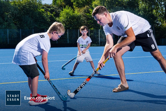 ETB Schwarz-Weiß e.V. - Abteilung Hockey (Specialhockey) - Mit dem Hockeyschläger voll dabei.
